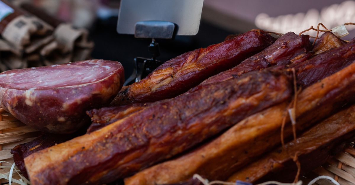 découvrez l'andouille de guémené, spécialité bretonne authentique, savoureuse et riche en tradition, idéale pour vos plats gourmands.