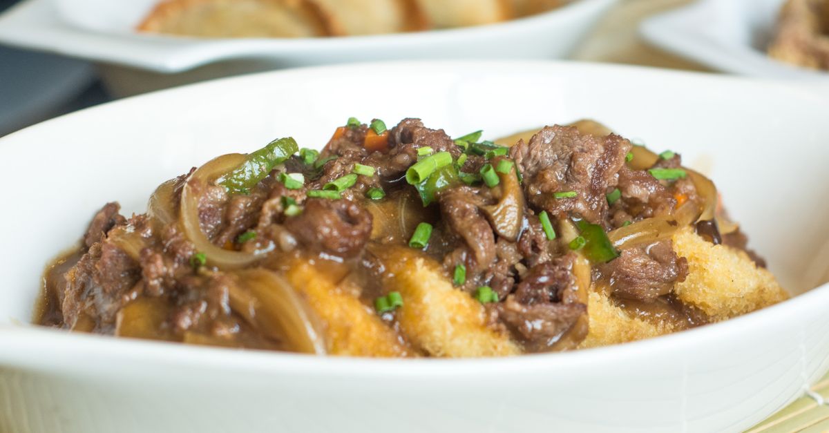 découvrez une recette savoureuse de beef stew, un ragoût de bœuf mijoté lentement avec des légumes frais et des épices pour un repas réconfortant et délicieux.