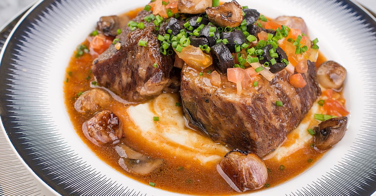 découvrez notre recette savoureuse de joue de bœuf braisée, tendre et fondante, idéale pour un repas réconfortant et gourmand.
