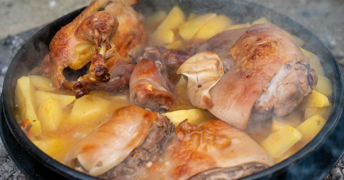 découvrez notre recette savoureuse de jarret de porc braisé, tendre et parfumé, parfaite pour un plat réconfortant et gourmand.