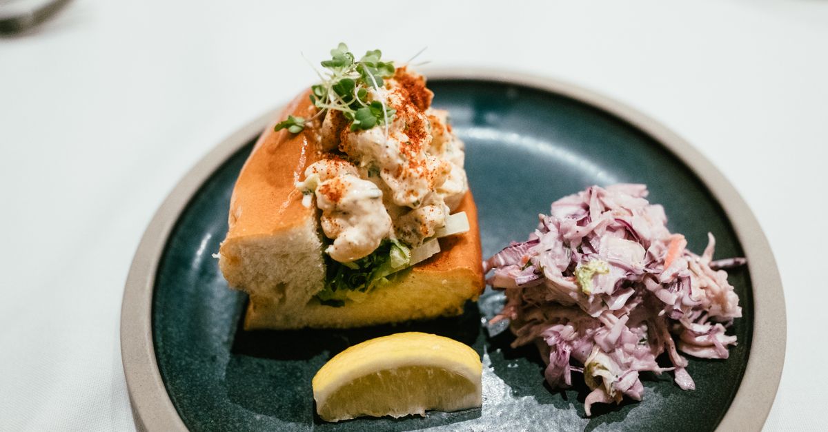 découvrez la cuisine canadienne, un savoureux mélange de traditions autochtones et d'influences multiculturelles, mettant à l'honneur des plats authentiques et réconfortants.