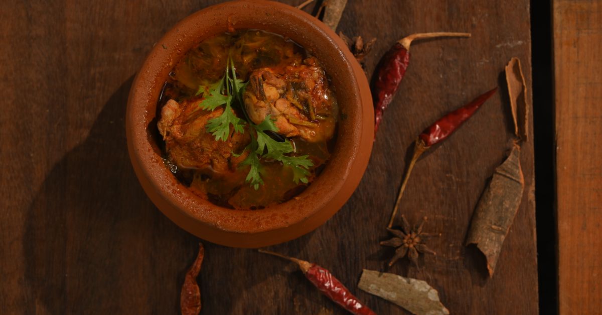 découvrez notre recette savoureuse de chicken pot, un plat réconfortant à base de poulet tendre et de légumes frais, parfait pour toute occasion.