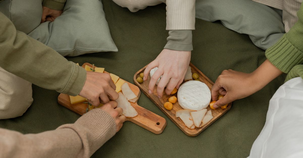 découvrez comment congeler le fromage correctement pour préserver sa saveur et sa texture. conseils pratiques et astuces pour un fromage toujours frais même après congélation.
