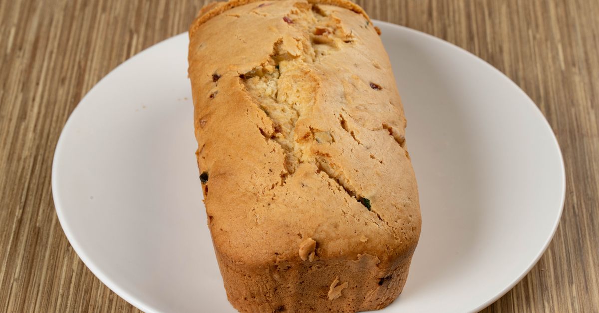 découvrez notre recette traditionnelle de fruitcake, un gâteau riche en fruits confits et épices, parfait pour les fêtes et les moments gourmands.