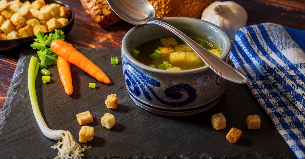 découvrez notre délicieuse recette de soupe à l'ail, un plat réconfortant et savoureux, parfait pour réchauffer vos soirées.