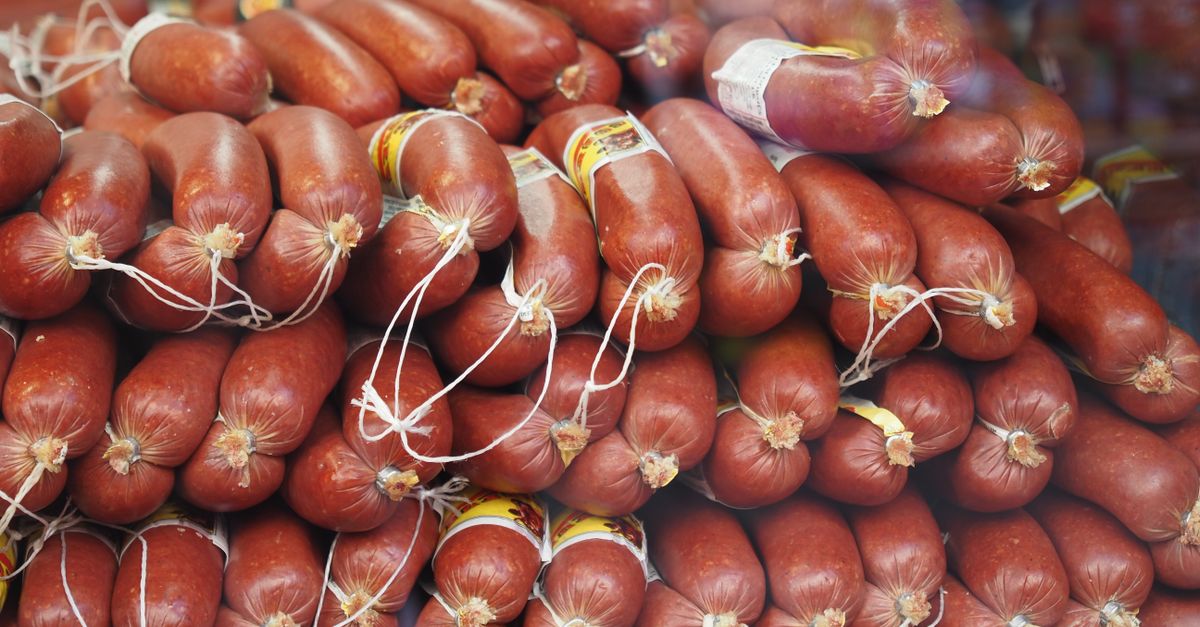 découvrez la saucisse de morteau, une spécialité fumée traditionnelle de franche-comté, au goût authentique et savoureux, idéale pour vos recettes régionales.