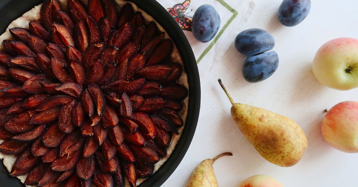 découvrez notre délicieuse tarte aux prunes, alliant pâte croustillante et fruits juteux pour un dessert parfait.