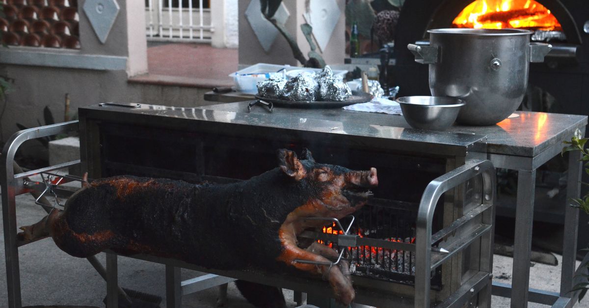 découvrez notre recette savoureuse de rôti de porc, parfaite pour un repas familial convivial et gourmand. facile à préparer et pleine de saveurs.