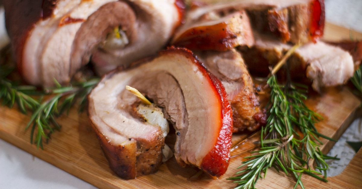 découvrez notre recette savoureuse de rôti de porc, tendre et juteux, parfaite pour un repas convivial en famille ou entre amis.