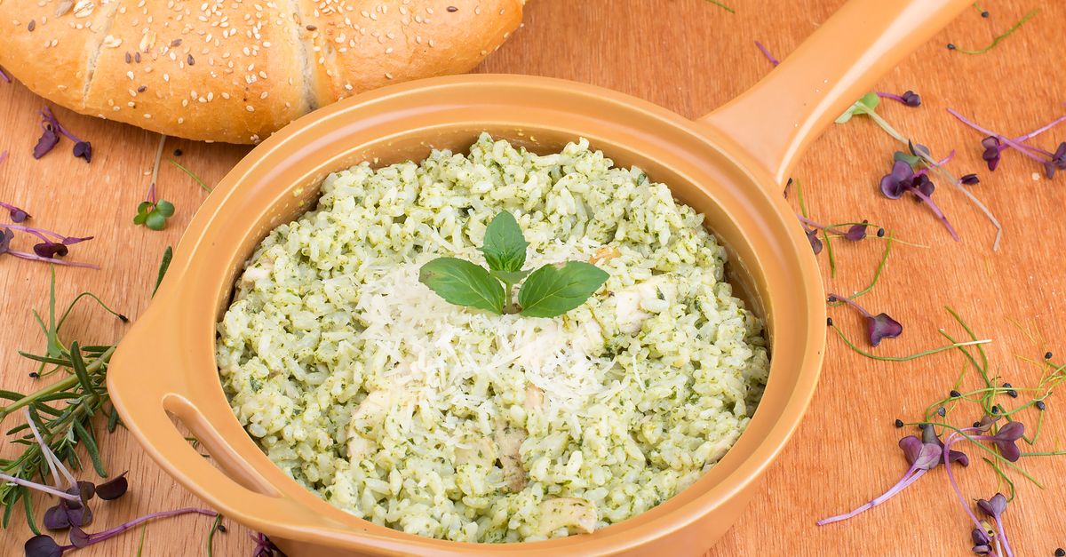 découvrez notre recette facile et délicieuse de risotto, un plat italien crémeux à base de riz arborio, parfait pour un repas réconfortant et savoureux.