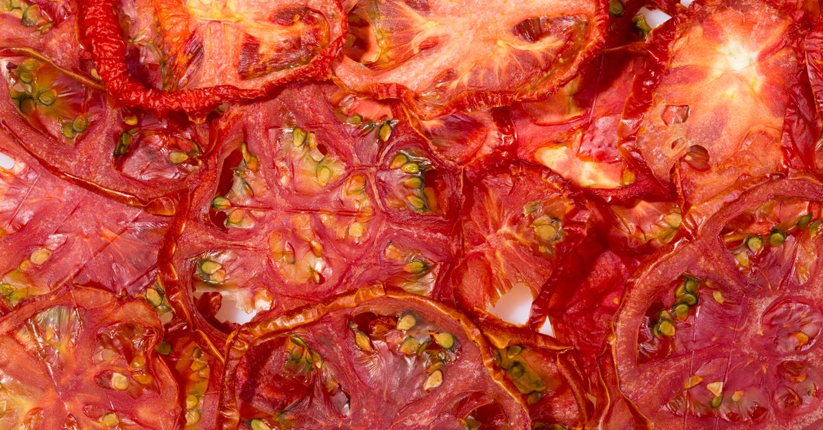 tomates séchées au soleil : découvrez ces tomates délicieusement concentrées, parfaites pour rehausser vos plats méditerranéens avec une saveur intense et sucrée.