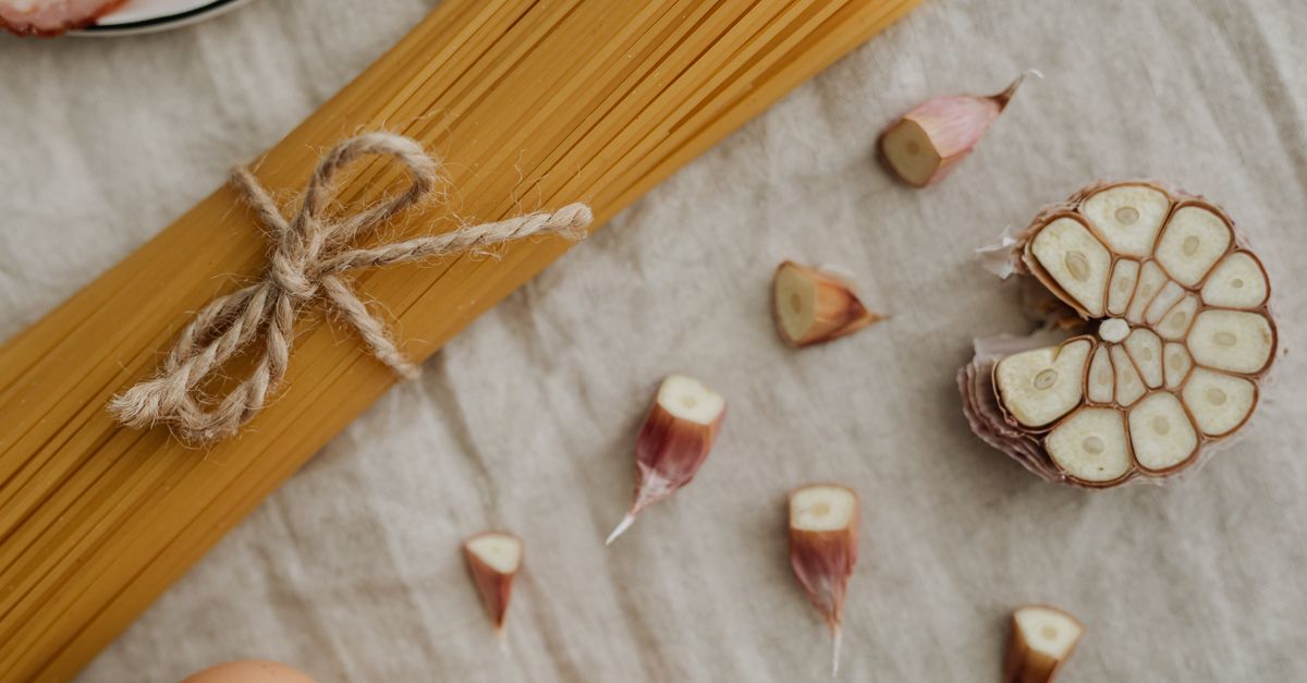découvrez une recette savoureuse à l'ail noir, parfaite pour sublimer vos plats avec une touche douce et umami unique.
