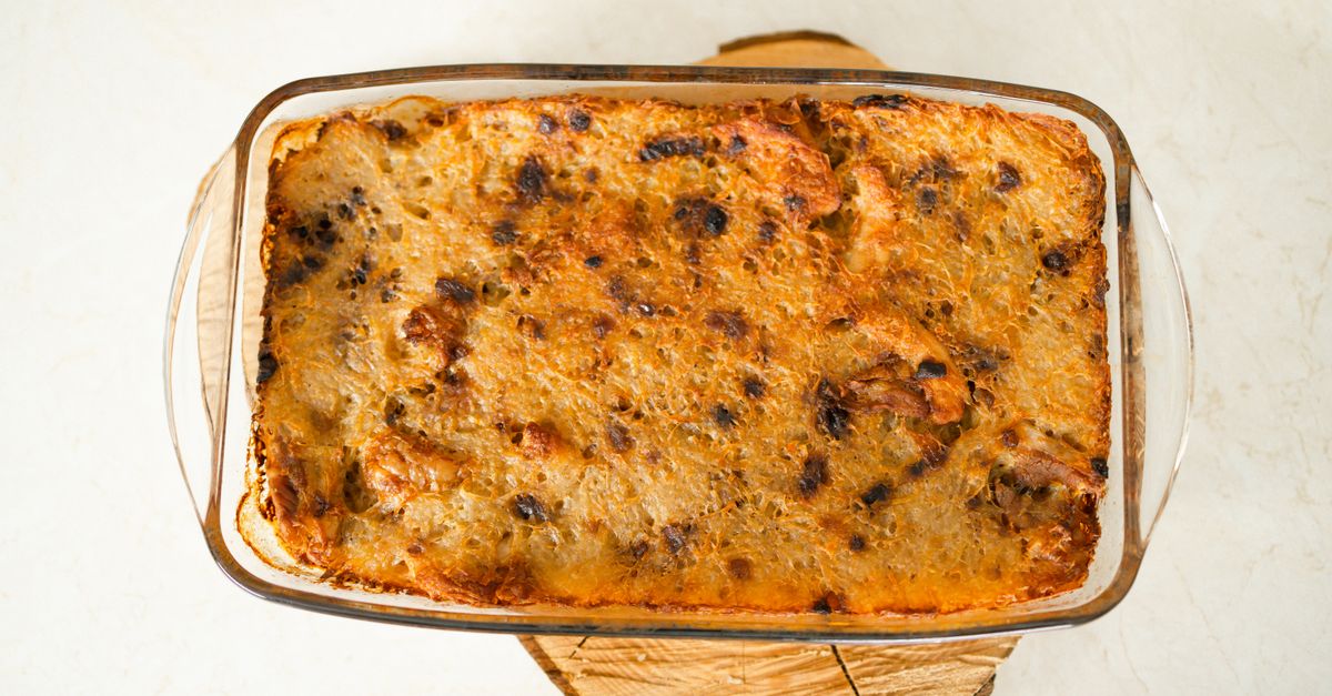 découvrez une délicieuse recette de cuisse de chevreuil cuite au four, tendre et savoureuse, parfaite pour un repas gourmet.