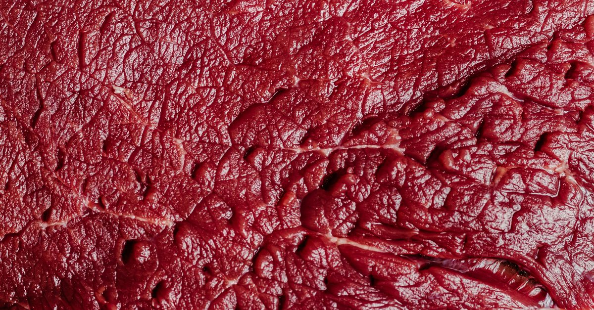 découvrez notre recette savoureuse de bœuf aux pruneaux, un plat traditionnel alliant douceur et robustesse pour un repas réconfortant.