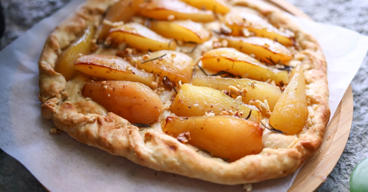 découvrez une recette simple et délicieuse de poire confite, parfaite pour un dessert gourmand et élégant.